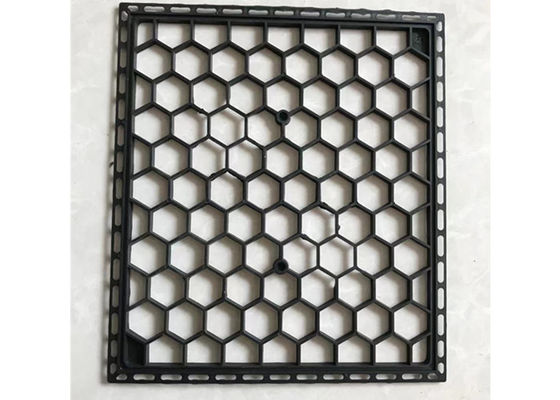 La place matérielle de filtre noir a fixé le filet en plastique de soutien